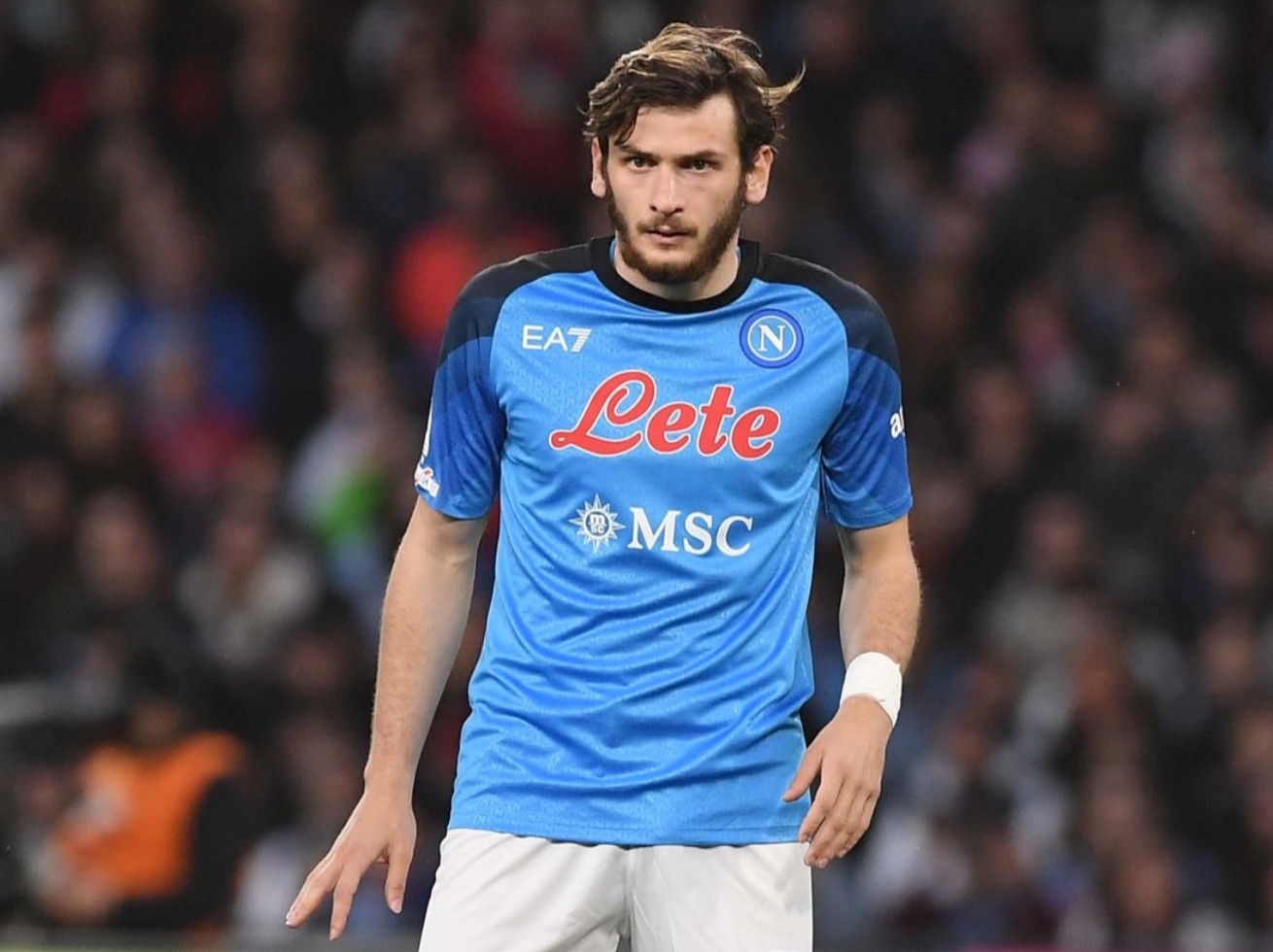 英雄联盟-亚特兰大训练开放日，冲刺阶段防线松动引欢呼，德甲在即，轮换策略成焦点的简单介绍